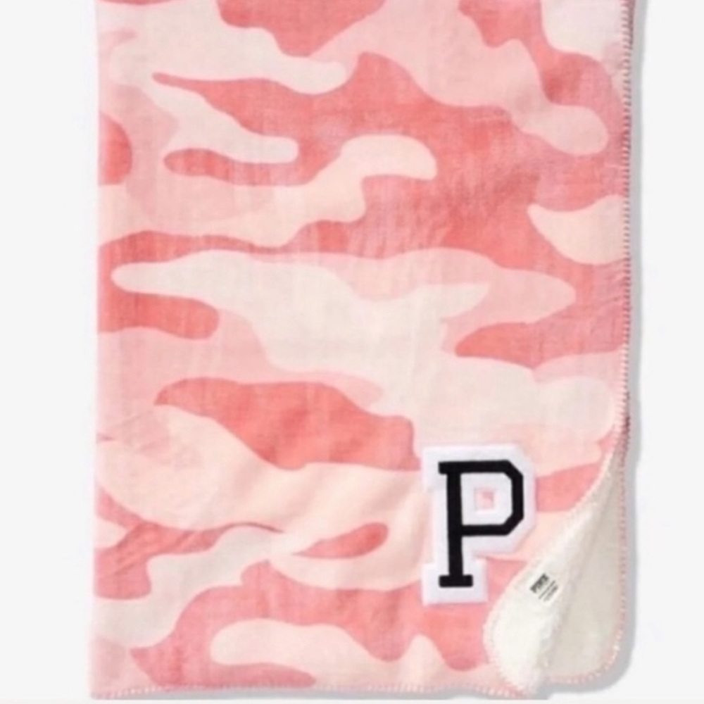💥PINK Sherpa Blanket💥